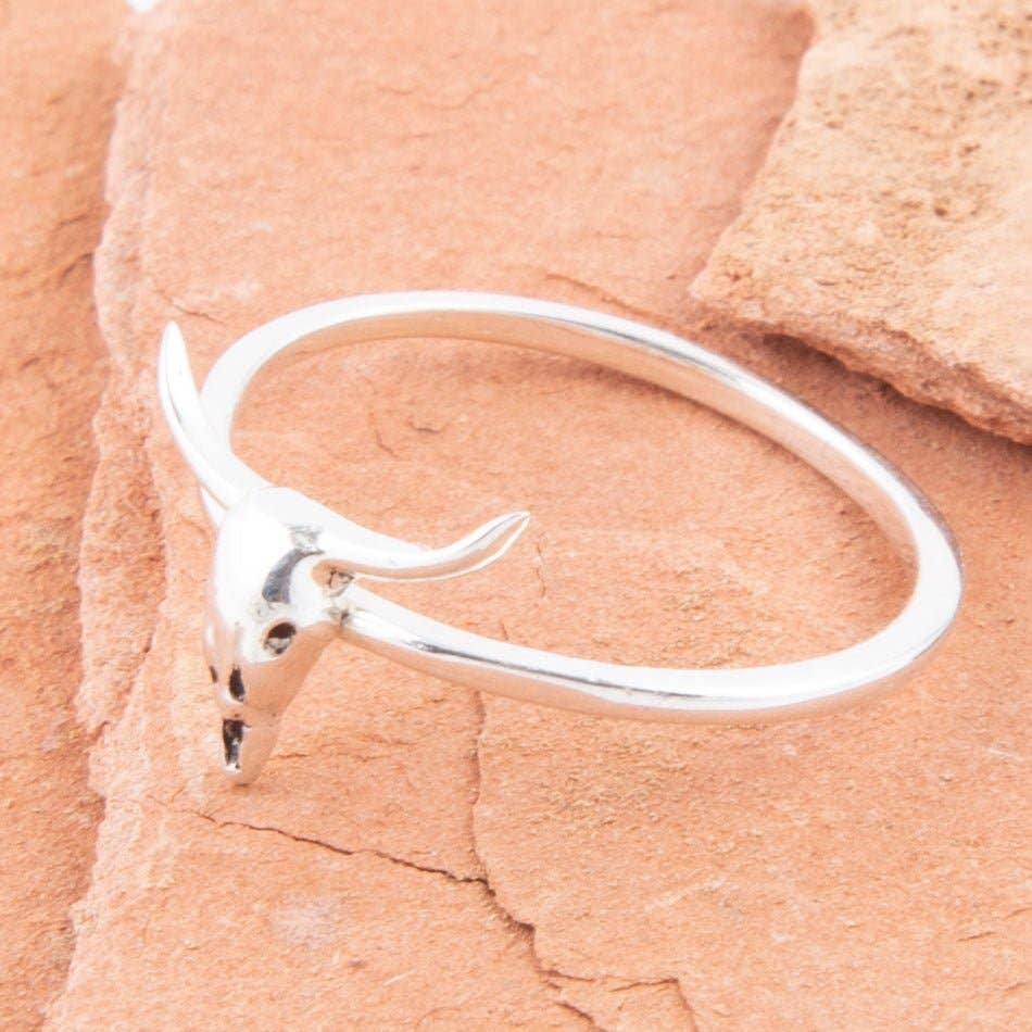 'Barse' Dainty Longhorn Ring