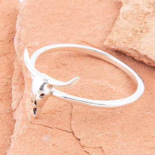 'Barse' Dainty Longhorn Ring